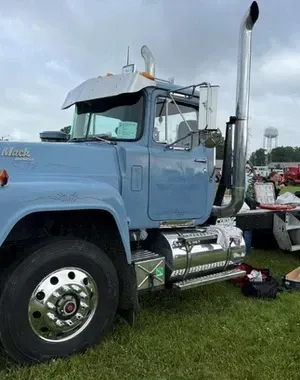 c5e462_407f34c432304487a56a40a8f929239fmv2