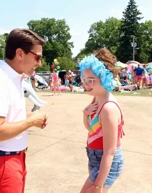 c5e462_1e79d9f450754a288aa63bd038354241mv2