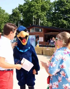 c5e462_267aad7c2b104d9383ab25dc30f75fc2mv2