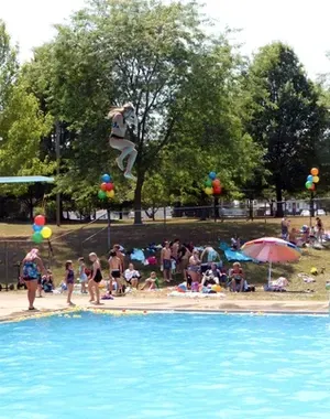 c5e462_2ca4beba50e548769c7e1ccbe6e69c1fmv2