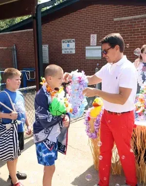 c5e462_44c03f2e51284a54b06bc9aa0729dd4dmv2