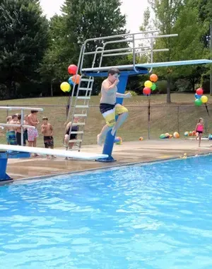 c5e462_4552ed999bd049e8ae733d4642a28ademv2