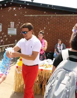 c5e462_983e65d1defa465c8bf2b9bf53e3dd91mv2