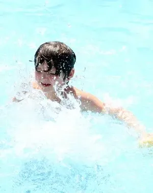 c5e462_c11057458c2f434dabf762f94234433fmv2