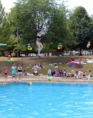 c5e462_d2351dd6259c4f9aa721b1d740bf5924mv2