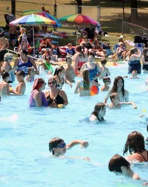 c5e462_f81ca579a90f4b55a6931be4a071ef96mv2