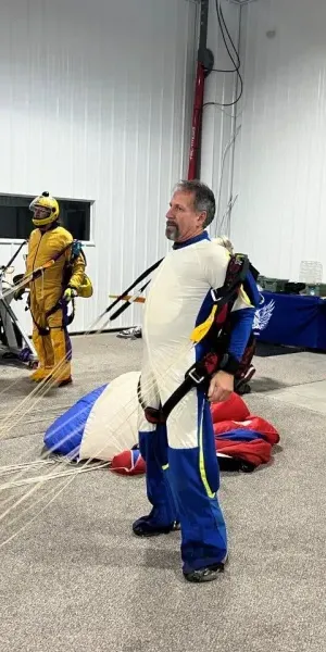 c5e462_fefefd0f42ef43b49bedf44592643361mv2