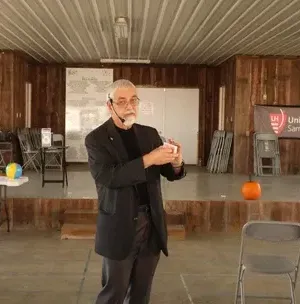 c5e462_7240035746e844d5962cc6a3ec6fbd44mv2