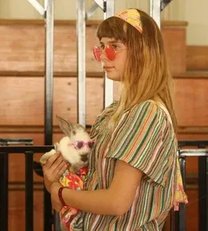 c5e462_e42d931bb8ab4bf1988139878040039emv2