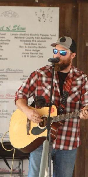 c5e462_02691d8b488c43f59242f4977735accamv2