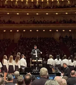 c5e462_8463ff2e890f45a580a1b05b8396c5dbmv2