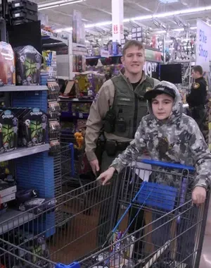 c5e462_43595d2c8e5f4ddab50e83129bd831fdmv2