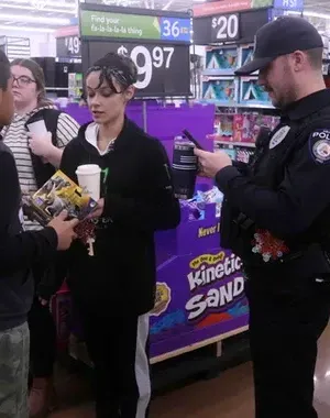 c5e462_8a7483835bca46549a28115848ef3fabmv2