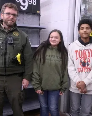 c5e462_f1653945612a49eb8c5e62c441649a22mv2