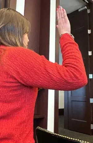 c5e462_8a3617c0d3884d9db873a9125adc9d4amv2