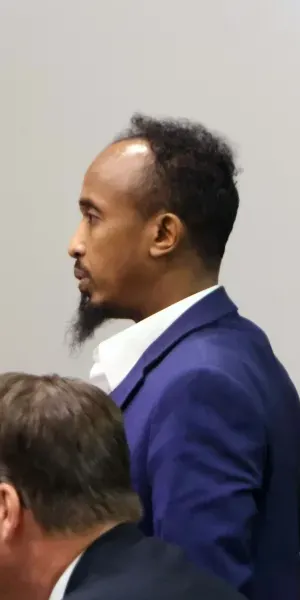 c5e462_9327830b06c24491a7d827239925f23dmv2