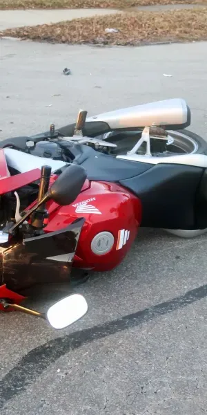 c5e462_00bb7fbdcbfd44e5bc81bac411120202mv2