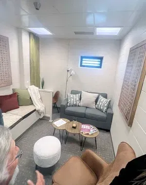 c5e462_43a294c3ac074ccaa4c70c0ff1e18b78mv2