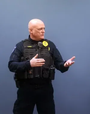 c5e462_4b81ec38c4a44dc5a746b016f6568606mv2