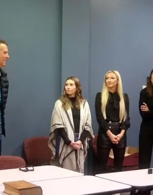 c5e462_b926756baf754deca491b01a5087226amv2