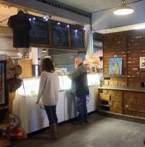 c5e462_dfd380fb136045a6b9e3067882bbb69amv2