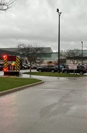 c5e462_79486aee0ab3411396125730038171a9mv2