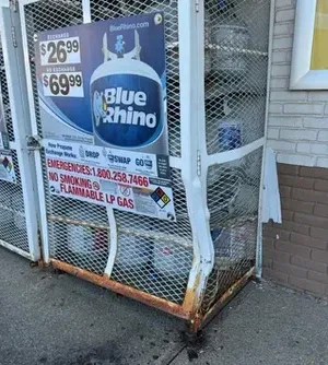 c5e462_428577b56fd0432db6674a46153c6da4mv2