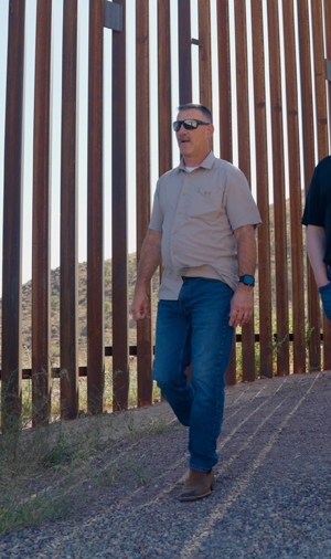 SchneiderBorder2