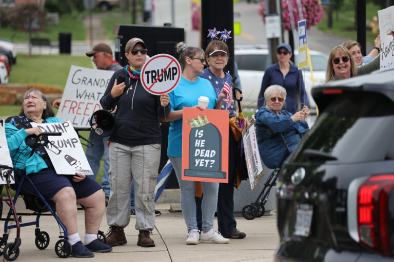 ‘No Kings’ Protest Draws Crowd to Ashland’s Corner Park on Flag Day